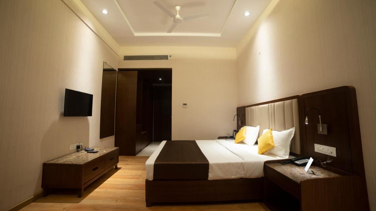 Hotel Rajhans Abhinandan Бхопал Экстерьер фото