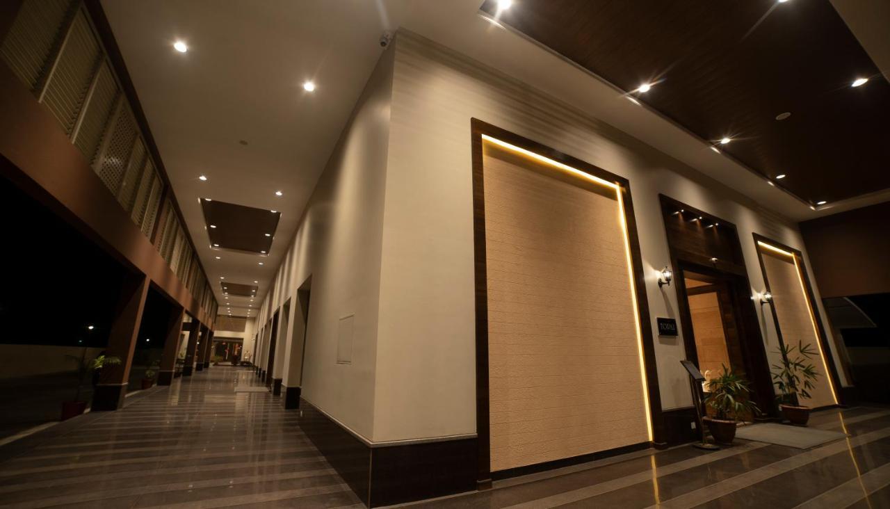 Hotel Rajhans Abhinandan Бхопал Экстерьер фото