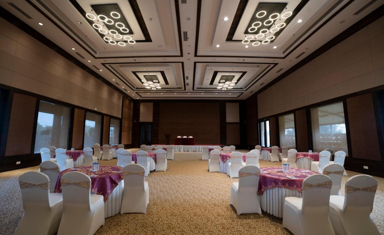 Hotel Rajhans Abhinandan Бхопал Экстерьер фото