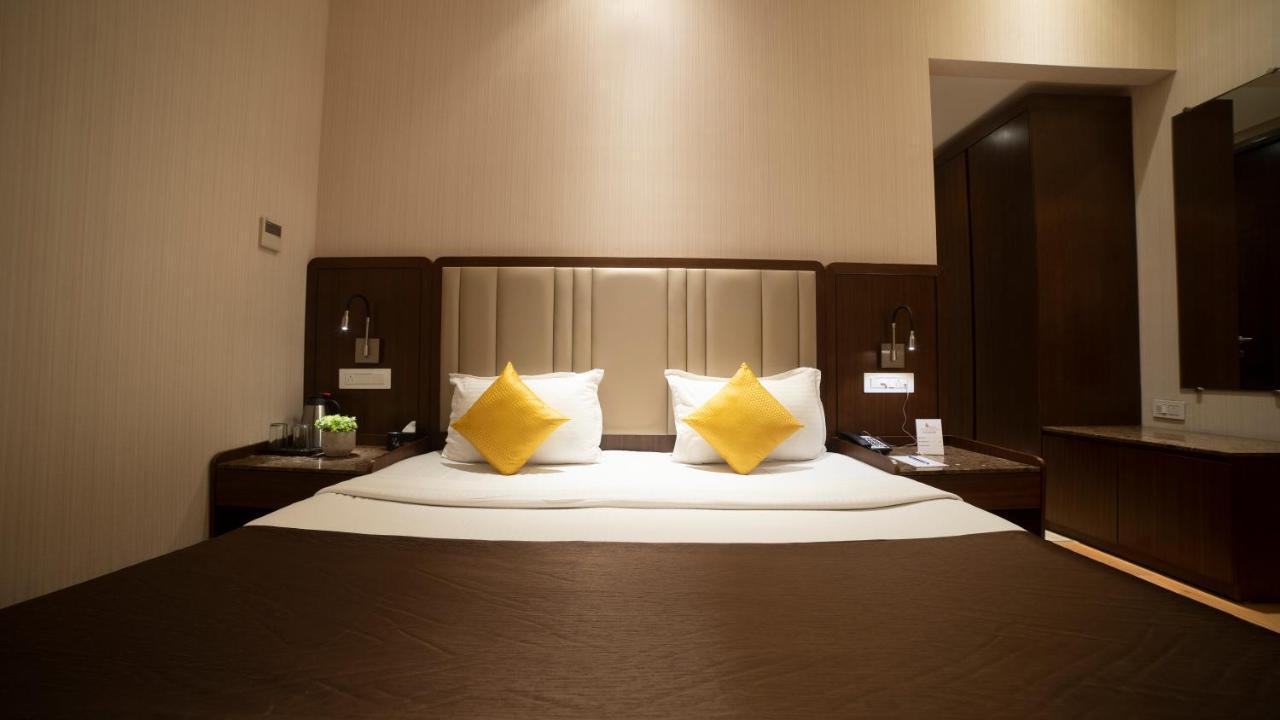 Hotel Rajhans Abhinandan Бхопал Экстерьер фото