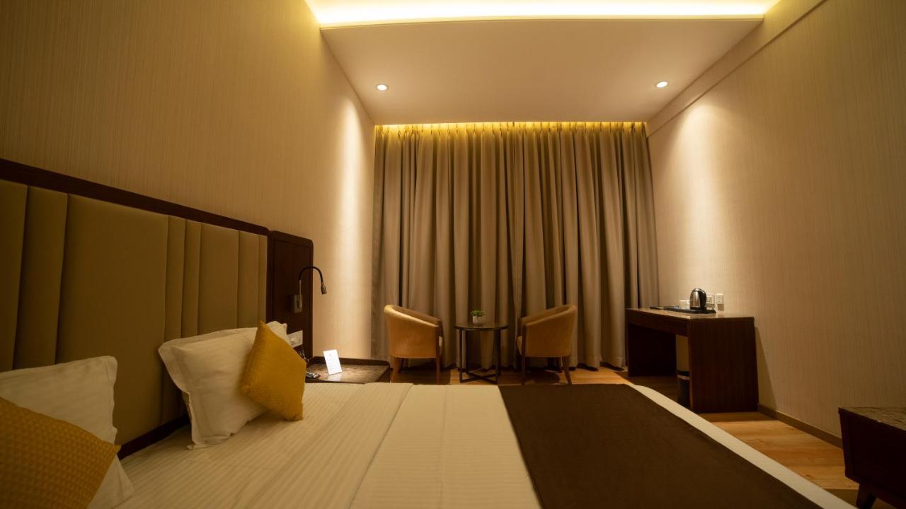 Hotel Rajhans Abhinandan Бхопал Экстерьер фото